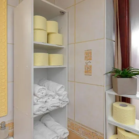 Mountain Sunrise דירה