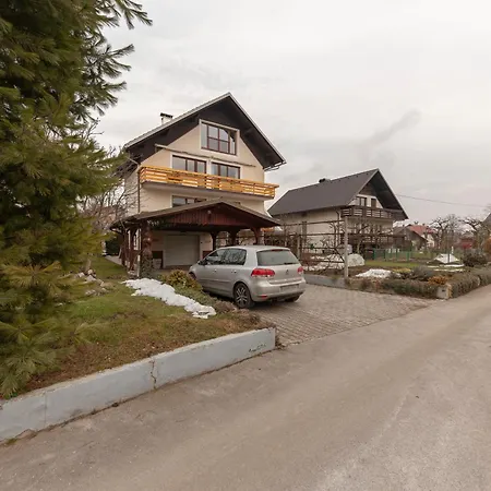 Mountain Sunrise דירה *