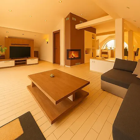 דירה Mountain Sunrise שקופיה-לוקה