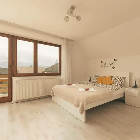 Mountain Sunrise Appartement