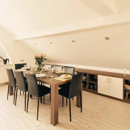 Mountain Sunrise Appartement