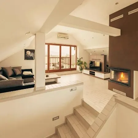 Mountain Sunrise Appartement *