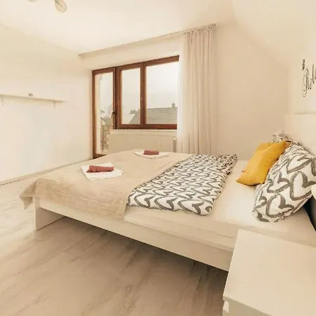 Mountain Sunrise Appartement