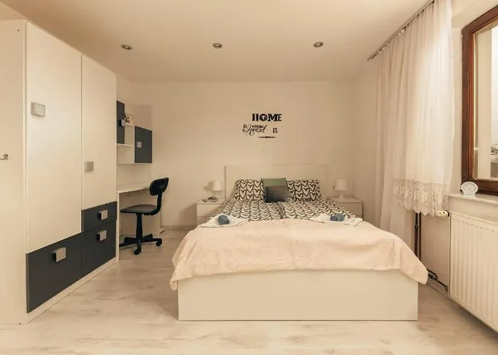 Mountain Sunrise شقة